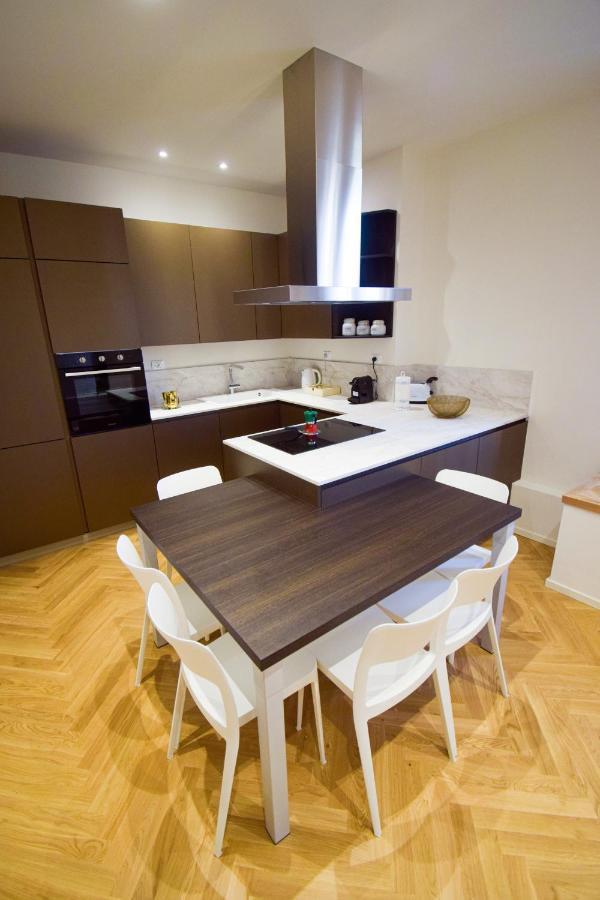 Sibilla Suite Apartment - Via Piella 14 Bologna Bagian luar foto